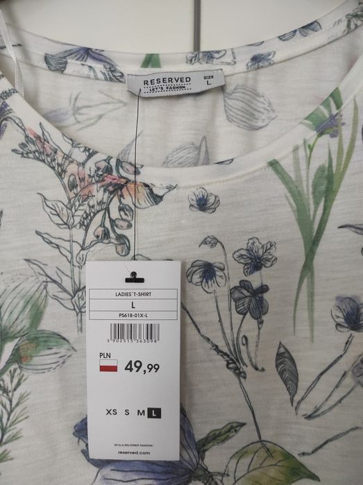 Koszulka ze wzorem roślinnym