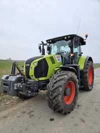 Claas Arion 650.