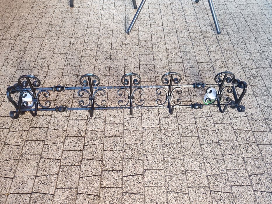 Wieszak nowy kuty czarny na 5 zawieszek  120 cm