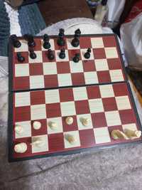 Доска шахматная в отличном состоянии