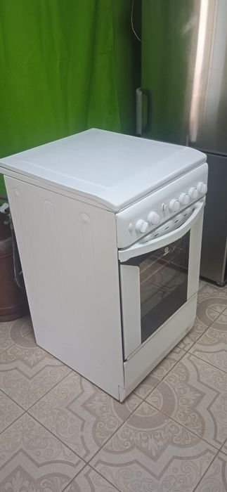 Газова плита б/в Indesit 50/60 поджигом духовка газова грилем вертелем