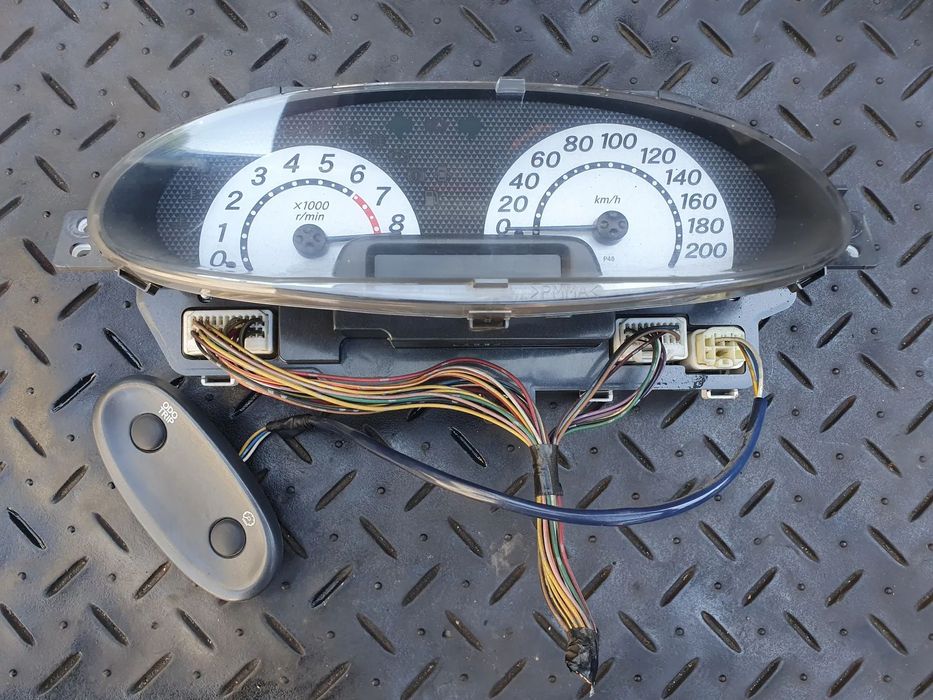 Zegary licznik 83800-52330 Toyota Yaris I  1.5 TS  SPORT WERSJA EUROPEJSKA