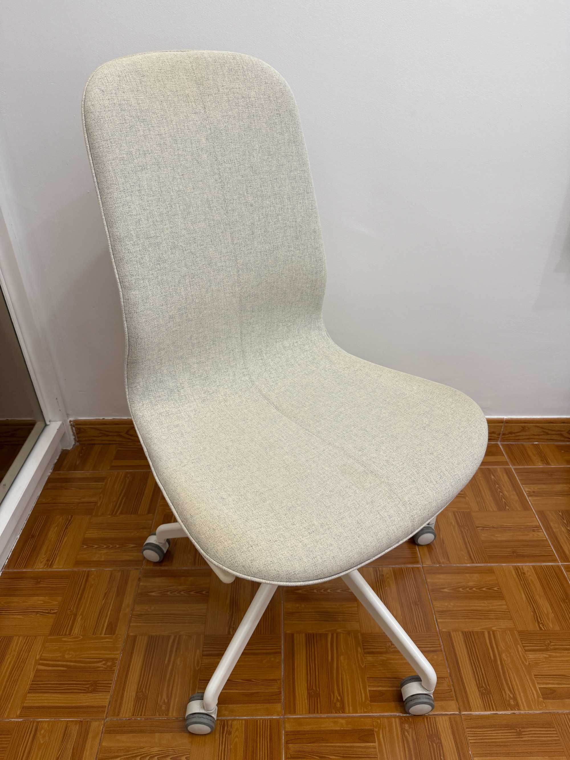 Cadeira de Escritório IKEA LANGFJÄLL – Bege/Branco - Como Nova