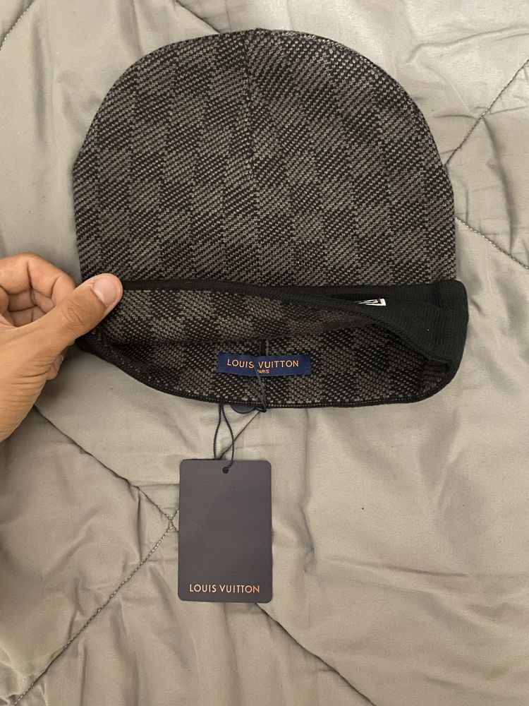 Gorro Louis Vuitton Cinza