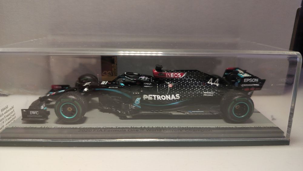 Miniaturas F1 - Lewis Hamilton