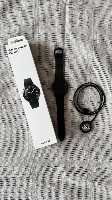 Продам смарт годинник Samsung Galaxy Watch 4 Classic