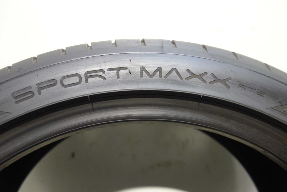 Opony letnie 225/40/18 - DUNLOP Sport Maxx RT2 XL