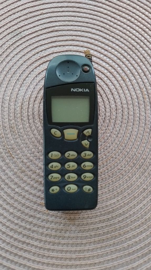 Телефон Nokia.5110. Кнопочный.