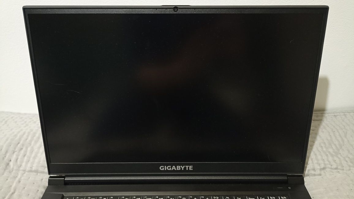GIGABYTE G7 17.3 144Hz i5-12500H 16GB RAM 512GB SSD RTX4050 WIN11 MYSZ
