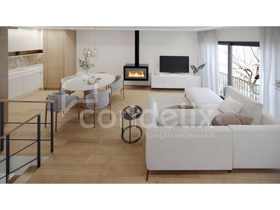 Moradia T4 para reabilitar, com projeto aprovado e ampliação para 4...