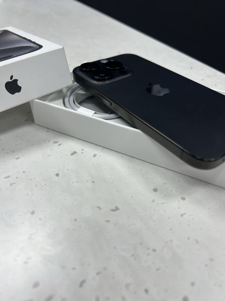 iPhone 15 Pro 256gb Black Titanium з Гарантією Unlock