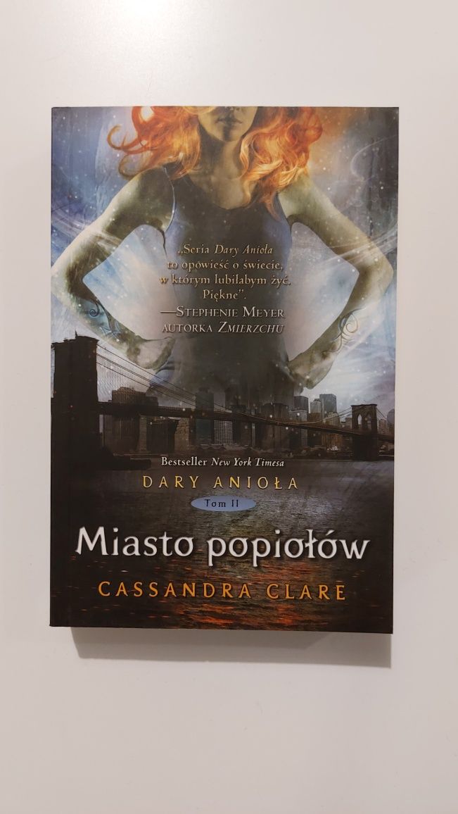 Clare- Miasto Popiolow