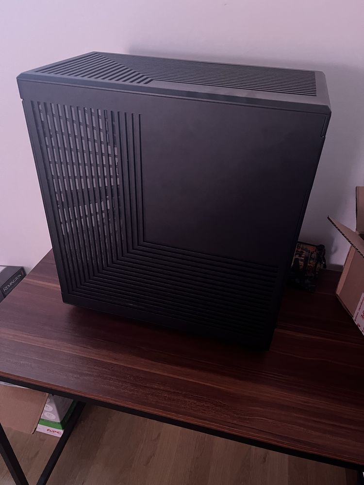 Caixa Hyte Y40 Vidro Temperado Preto