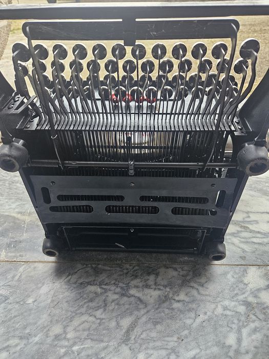 Máquina de escrever Urania