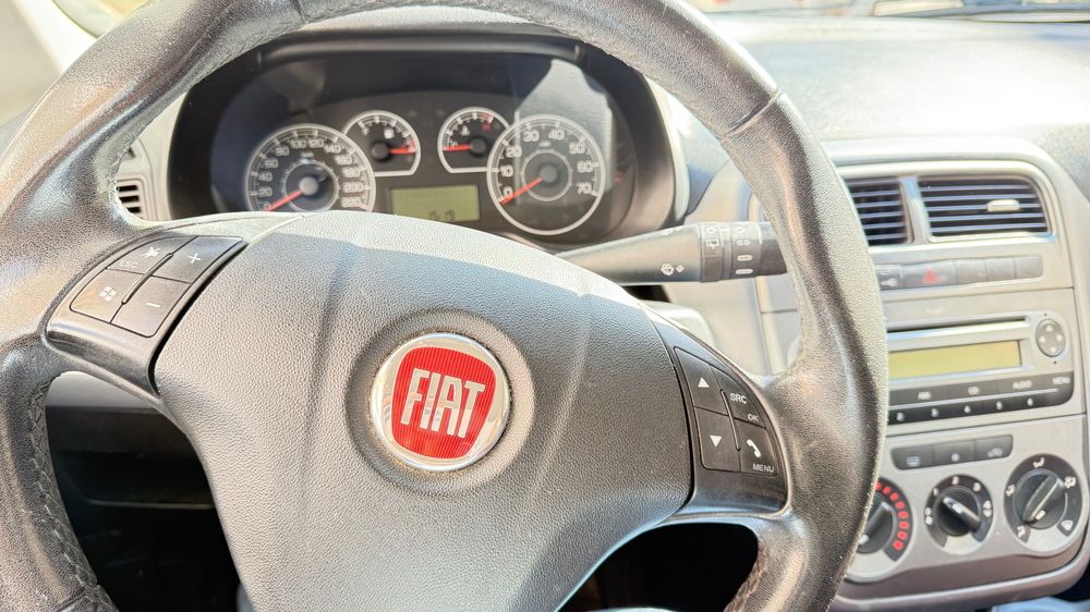 Fiat Punto bem conservado