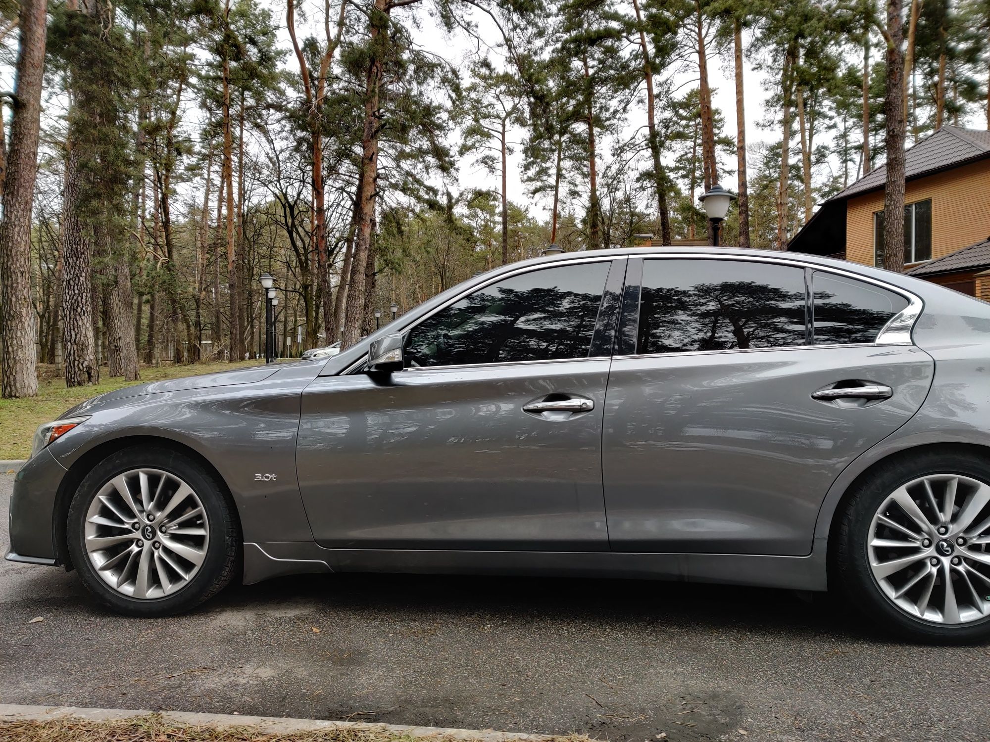 Infiniti Q50 Luxe 3.0T