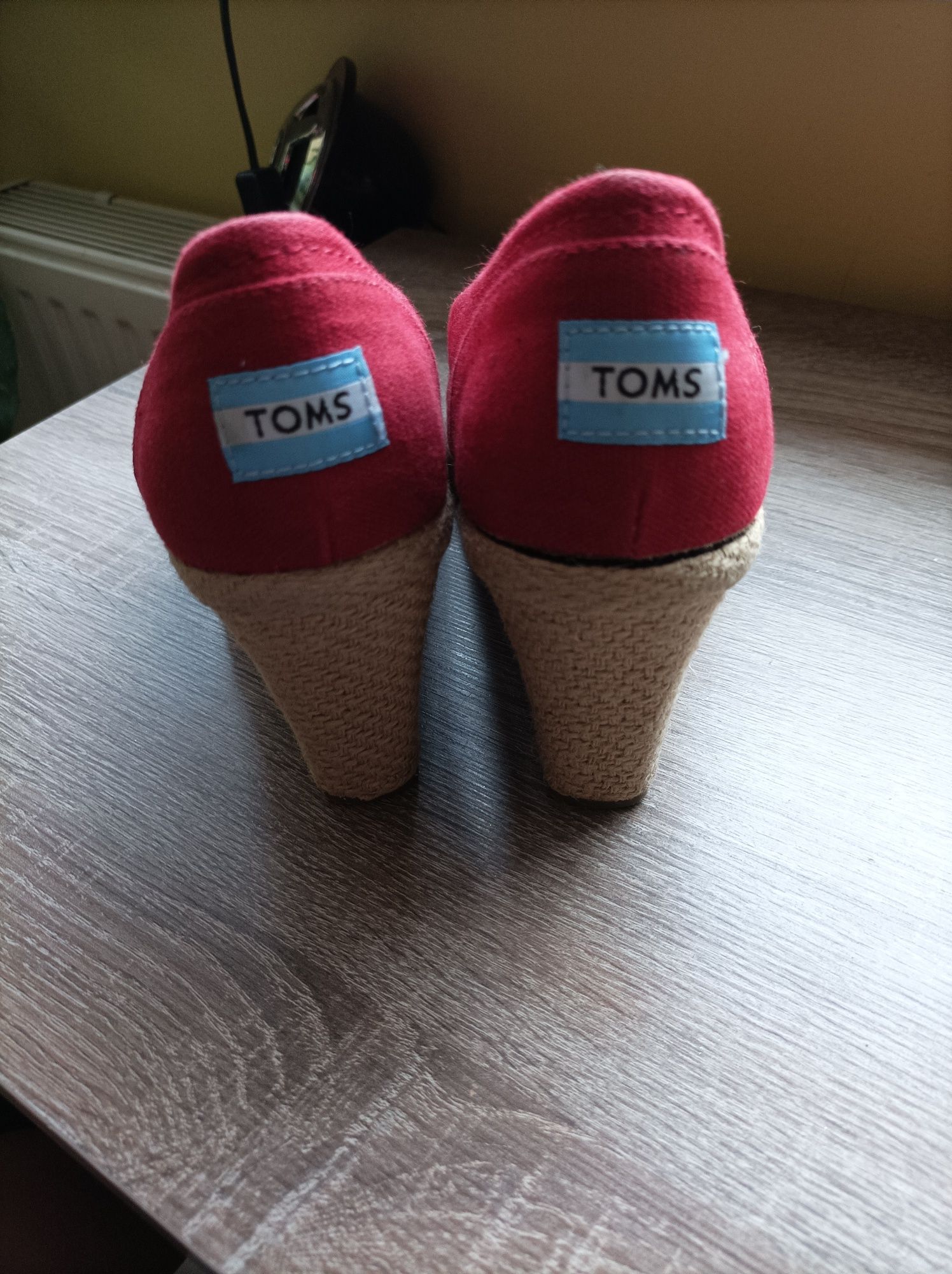 Buty na koturnie r. 10 (41) Toms