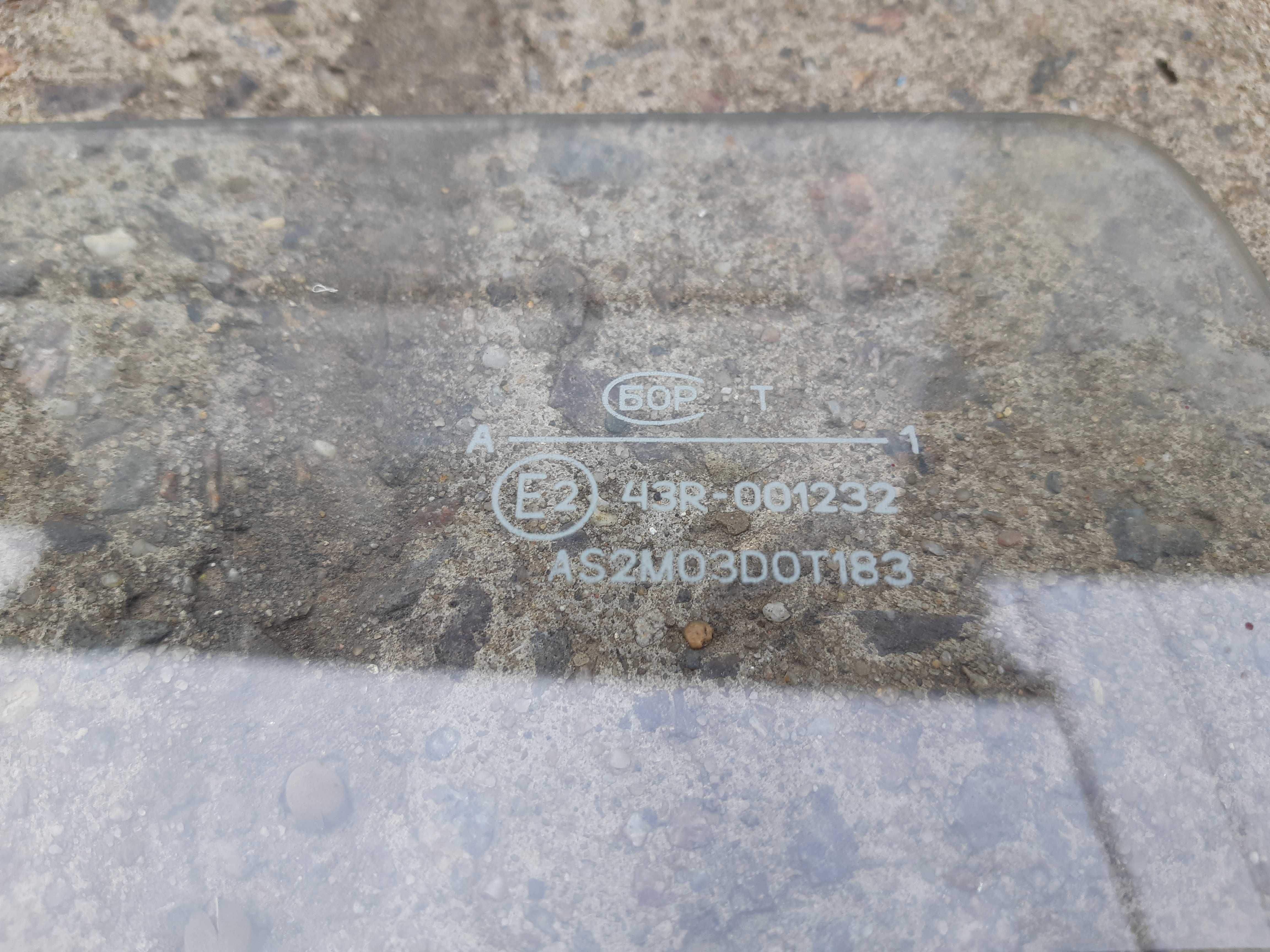 Скло стікло форточка вікно стекло ВАЗ 2109 стьокла
