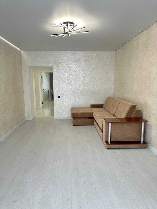 Продам квартиру з новим ремонтом