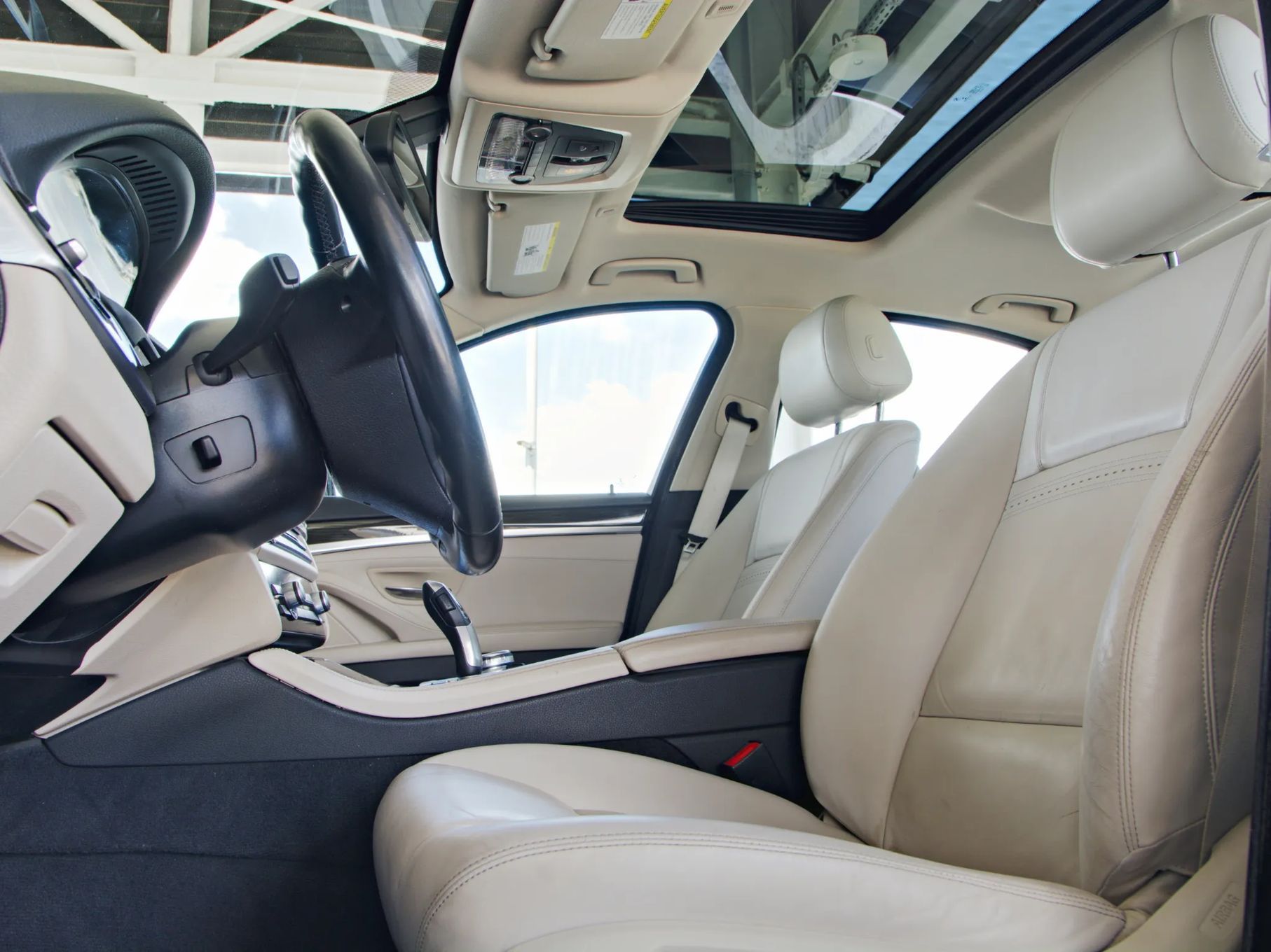 BMW Seria 5 BMW 528i F10