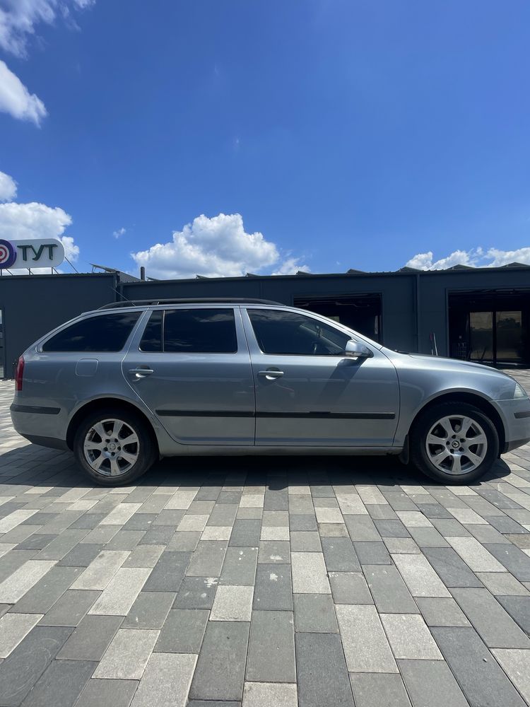 Автомобіль Skoda Octavia A5 до рест