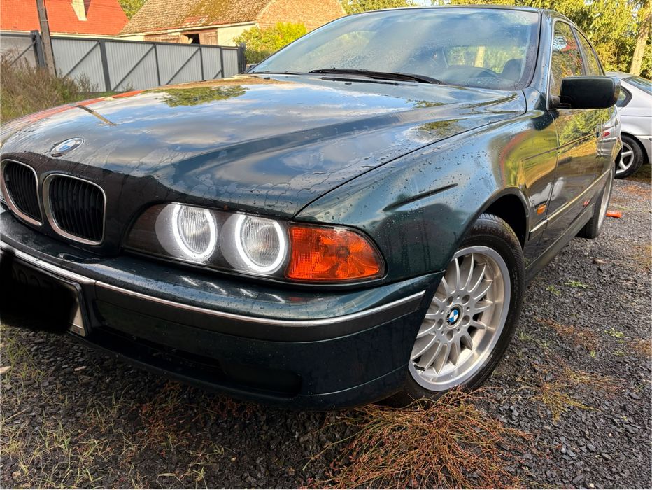 Sprzedam BMW E39 bardzo fajna dobrze sie jezdzi Orginal Katalizator