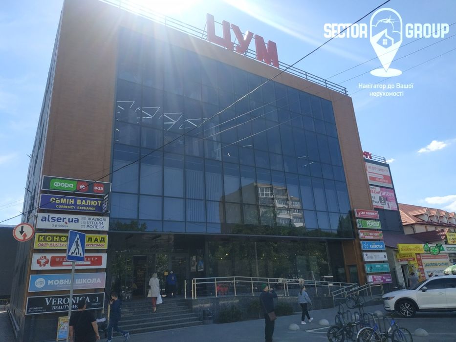 Приміщення в торговому-офісному центрі ЦУМ