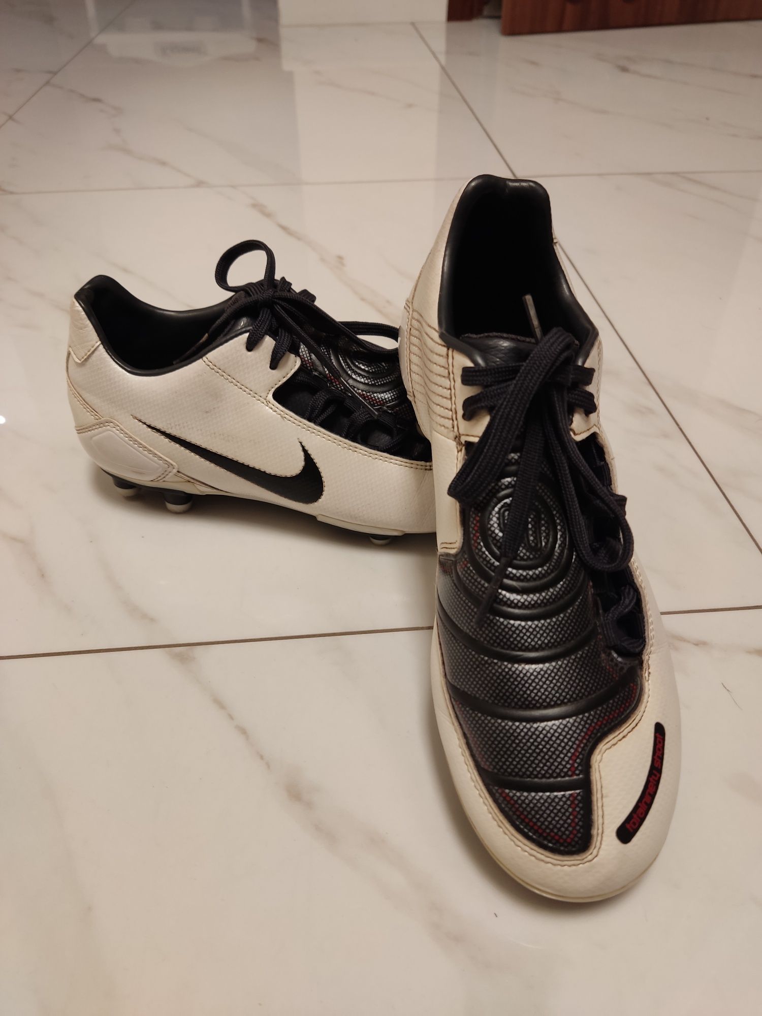 Buty piłkarskie korki Nike rozmiar 38.5