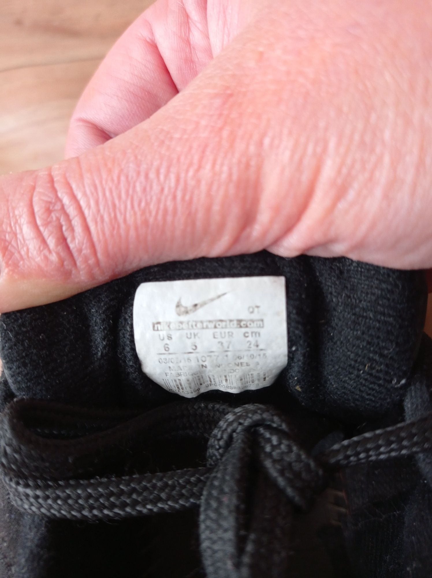 Кросівки шкіряні дитячі  Nike 37 розмір