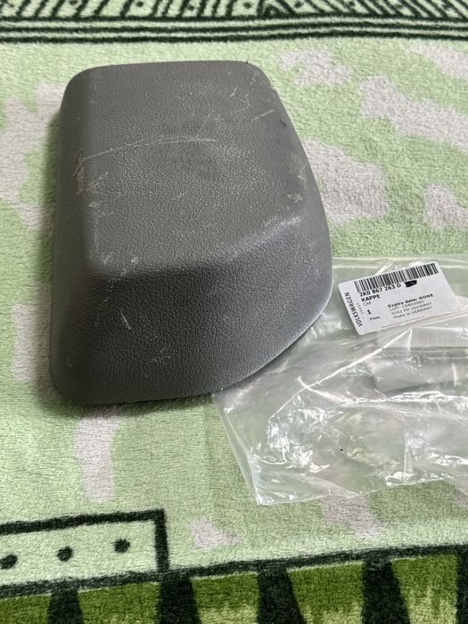 Крышка ремня безопасности Фолгсваген Кади