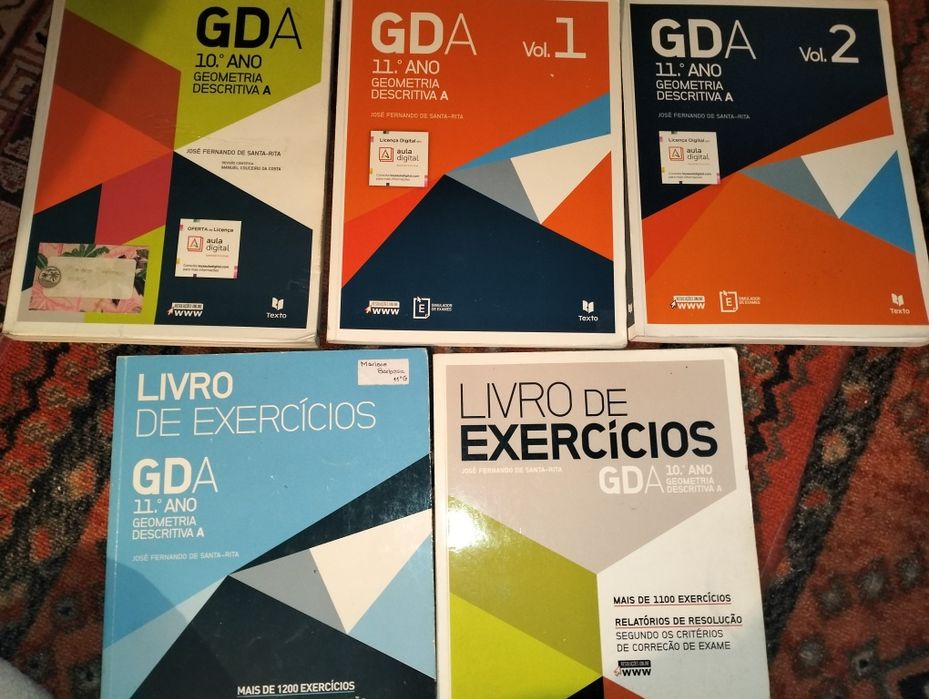 Manuais e Livros de exercícios de geometria descritiva A - 10/11° anos