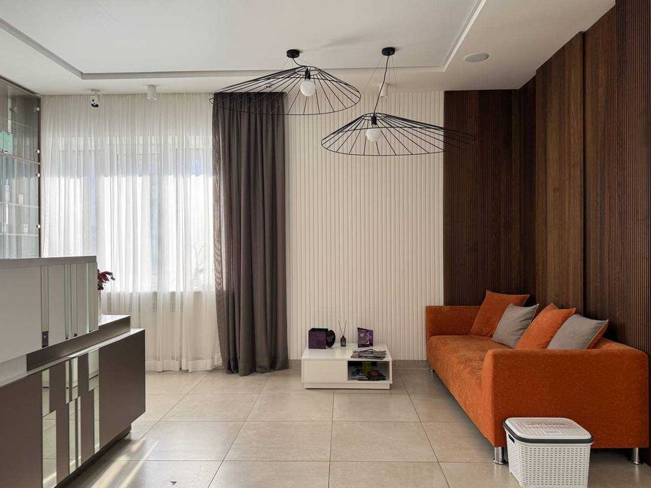 Запускайте Ваш успішний бізнес в ЦЕНТРі міста! Супер локація, ремонт!