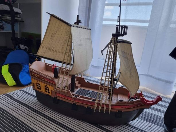 Barco Lego dos piratas.