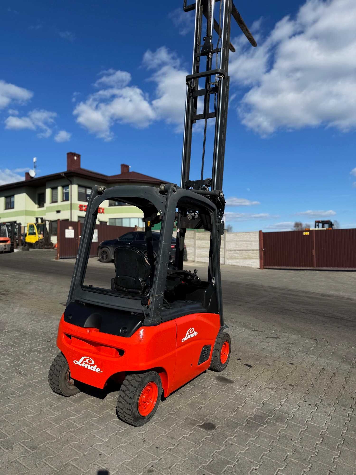 wózek widłowy elektryczny LINDE E16P-01 Triplex 4.60m przesuw 2014'