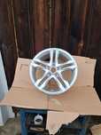 Felga aluminiowa Audi A4 A-4 B9 18 Cali E-7.5Jx18H2 ET 29 8W9601025B