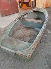 Лодка стекло-пластиковая, под мотор