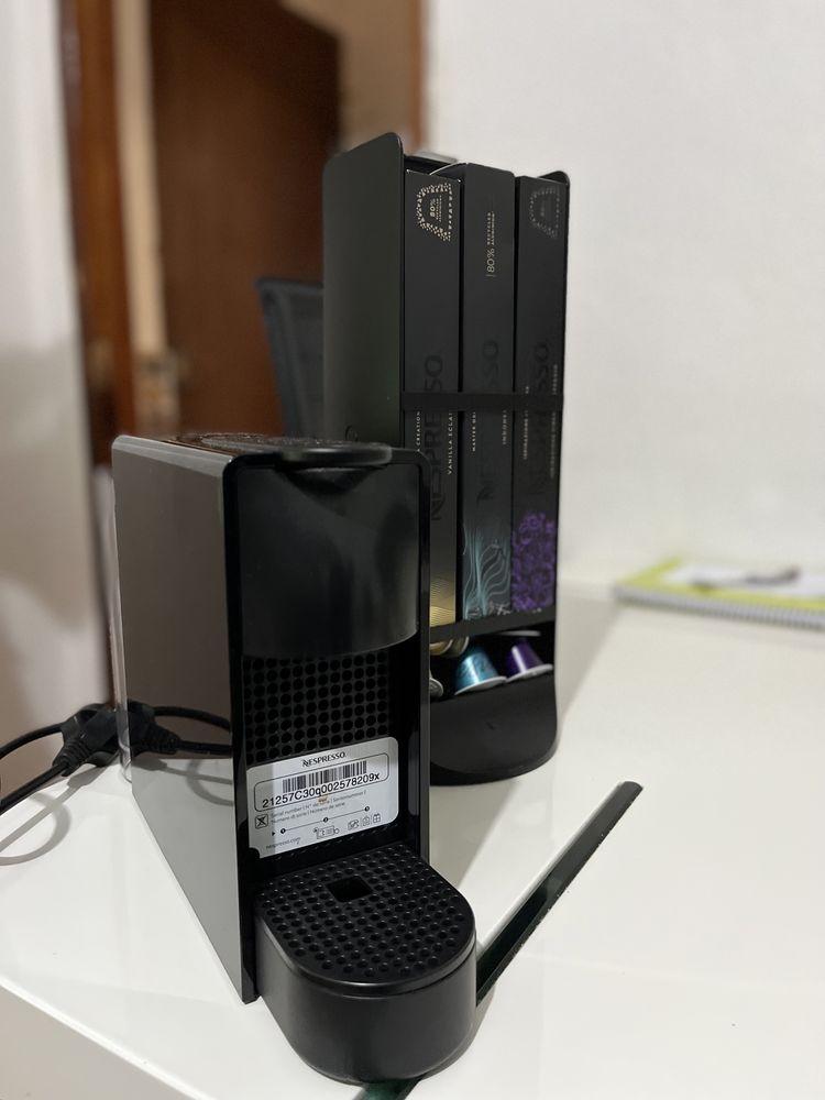 Maquina de Café Nespresso em muito bom estado