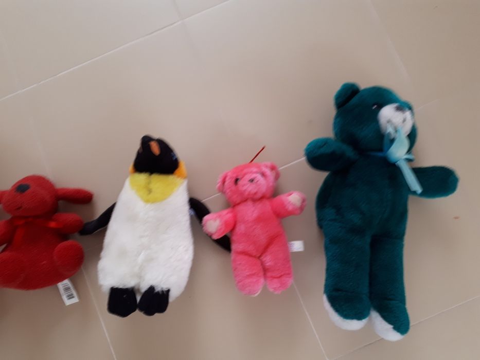 Peluches e boneca