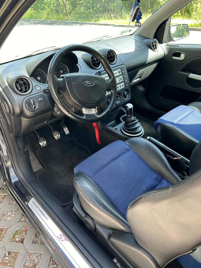 Ford Fiesta St 2.0 150km