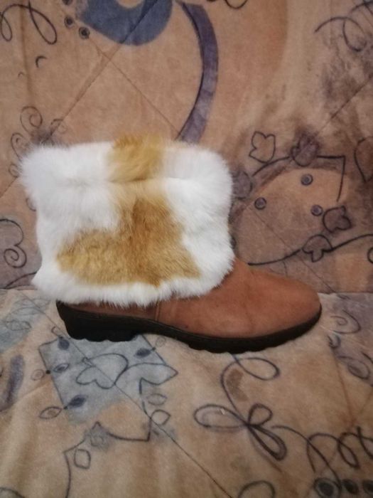 Жіноче зимове взуття