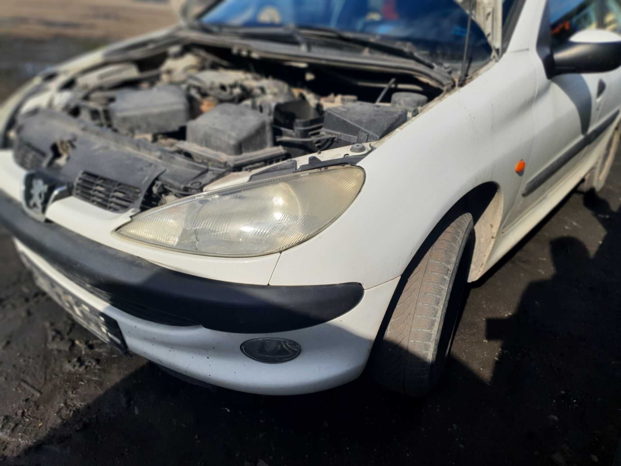 Zderzak przod przedni Peugeot 206