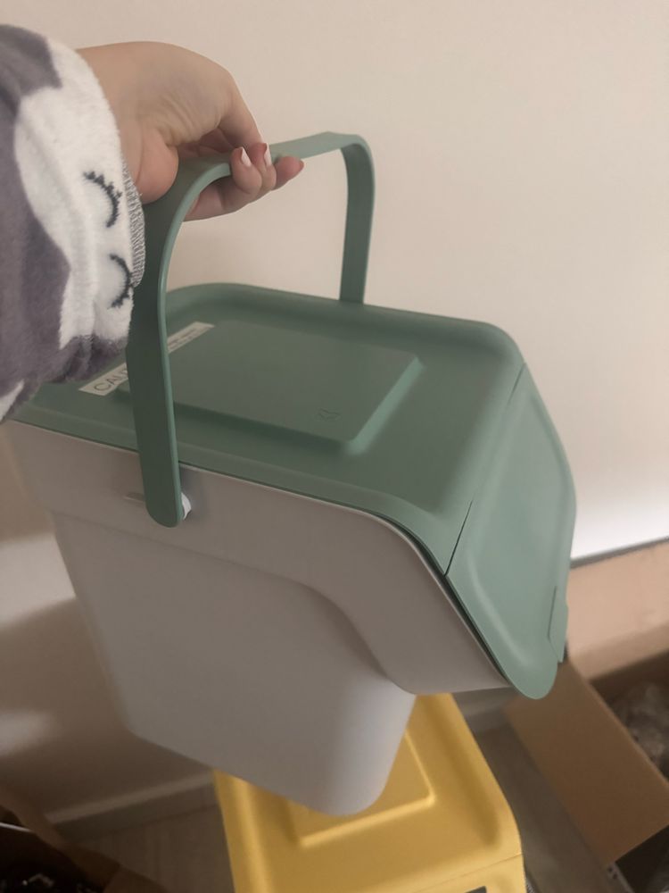 Caixotes de reciclagem empilháveis
