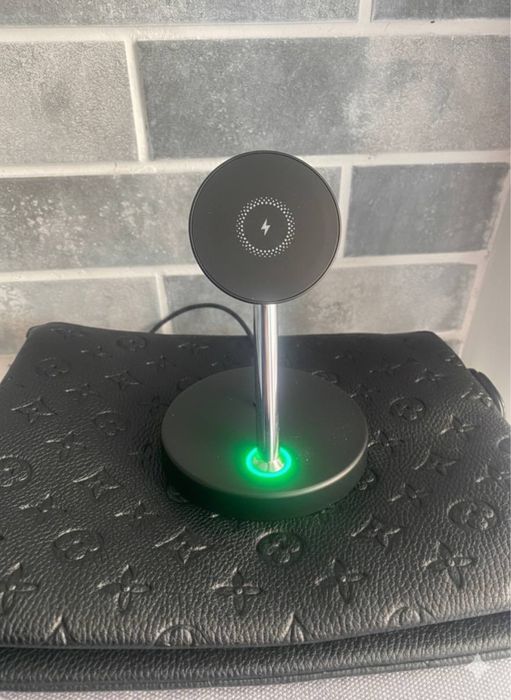 Зарядка 3-в-1 для Apple MagSafe