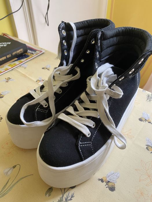 Кеди Жіночі Нові Bershka Роз 37/24