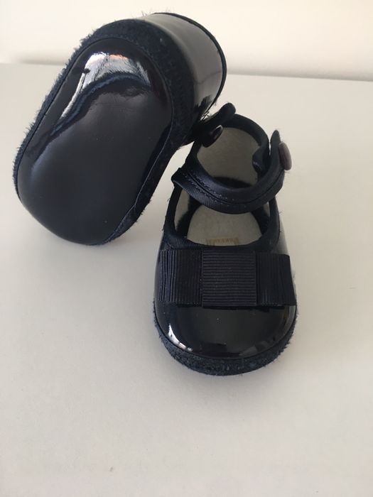 Sapatos em verniz, como novos.