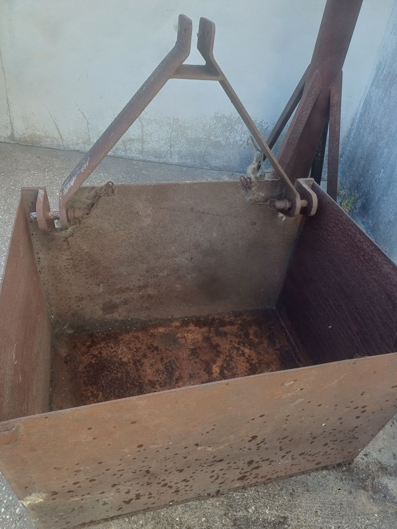 Caixa para trator