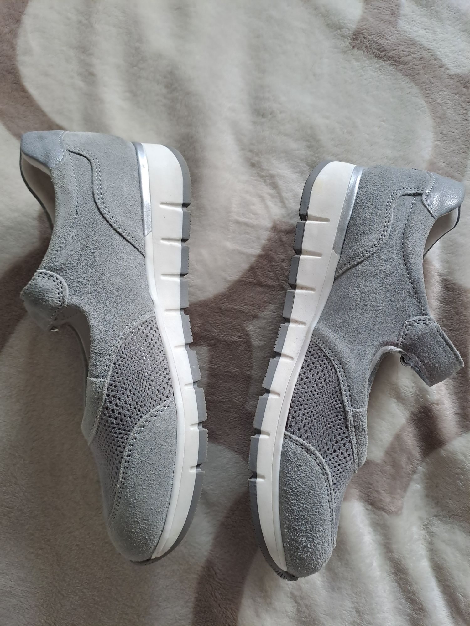 Medyczne buty marki MEDICUS stan jak nowe rozm 29 ( 25 cm).
