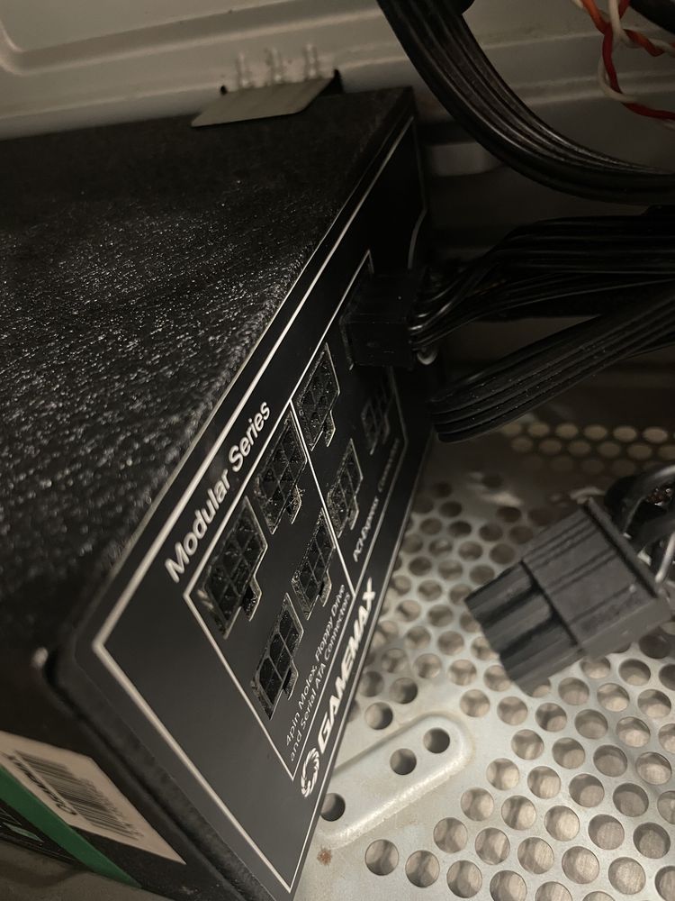 Блок питания Gamemax Gm500 80+ APFC рабочий, но с нюансом.