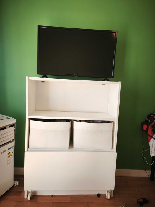 Estante branca IKEA