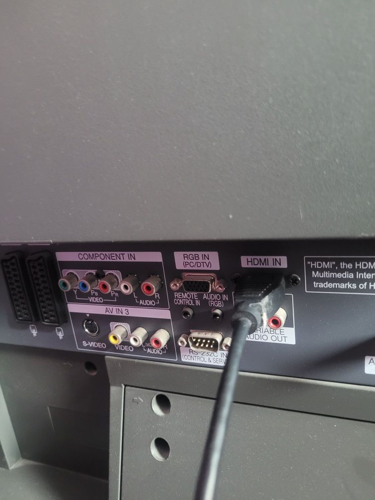 Telewizor LCD LG 37LE2R